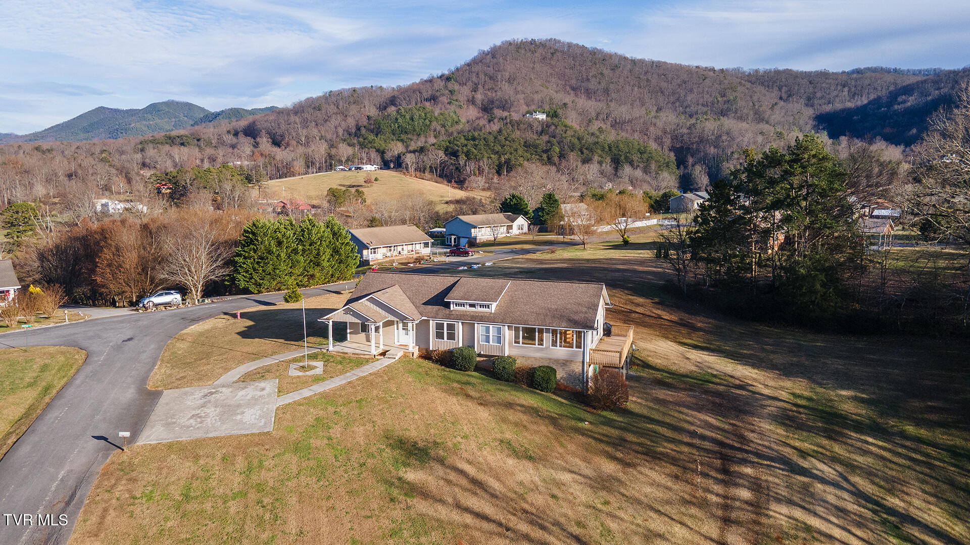 1002 Dawning Road Newport, TN 37821 - Photo 4 of 50 D-Neas-1002-Dawning-Aerial_0564