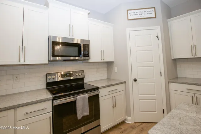 $429,000 | 1252 Yellowwood Drive, Aberdeen, NC 28315