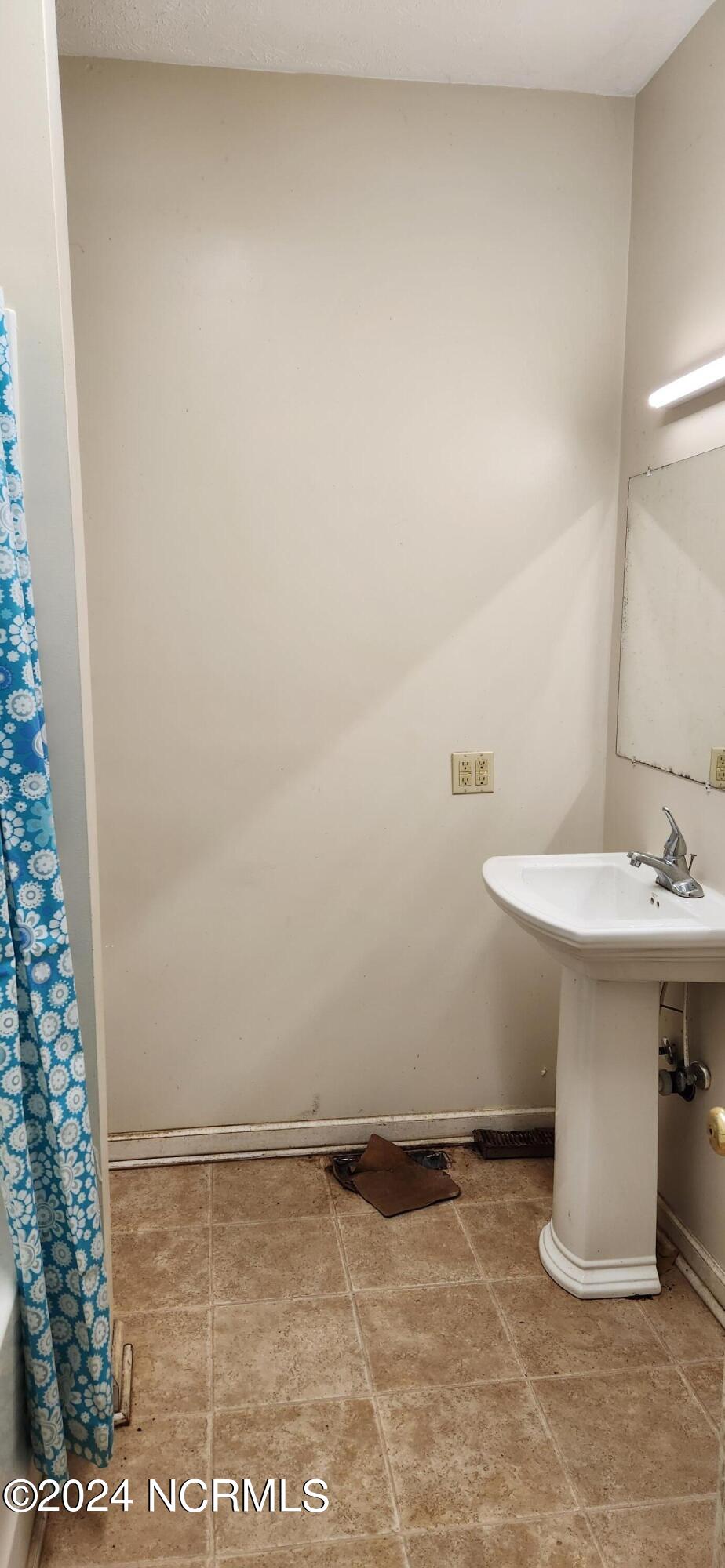 12820 Old Wire Road Laurinburg, NC 28352 - Photo 11 of 12 Remodelled Bath