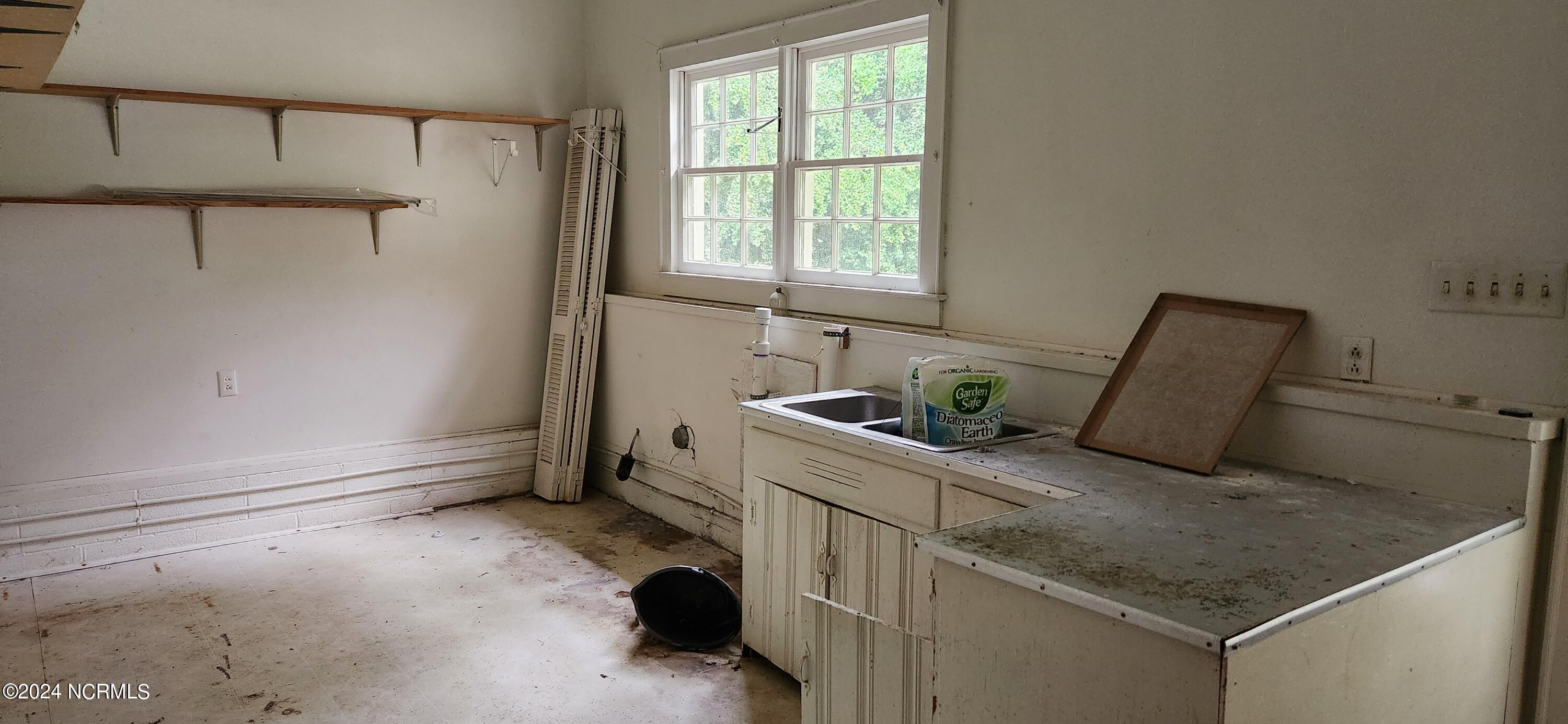 12820 Old Wire Road Laurinburg, NC 28352 - Photo 12 of 12 Laundry/Utility Room