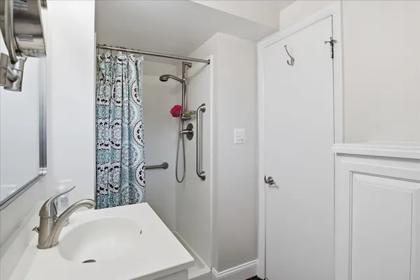 $1,150,000 | 6912 30th Street North, Arlington, VA 22213