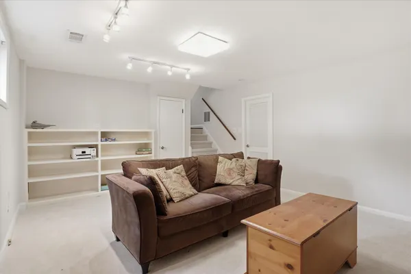 $1,150,000 | 6912 30th Street North, Arlington, VA 22213