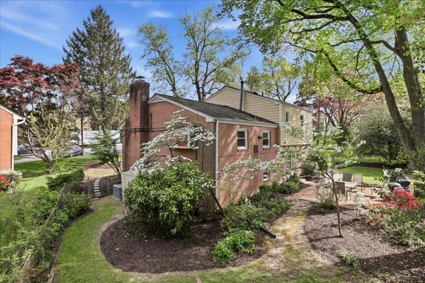 $1,150,000 | 6912 30th Street North, Arlington, VA 22213