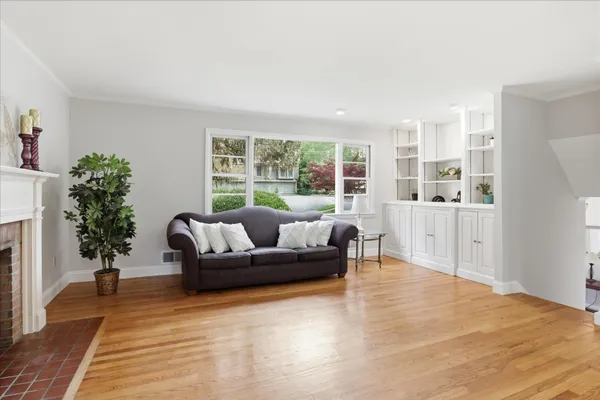 $1,150,000 | 6912 30th Street North, Arlington, VA 22213