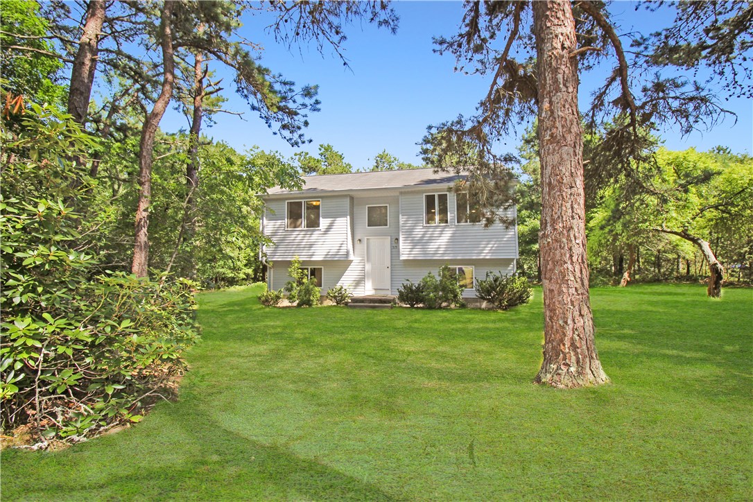 575 Shannock Road South Kingstown, RI 02879 - Photo 2 of 20 Gallery Image 2