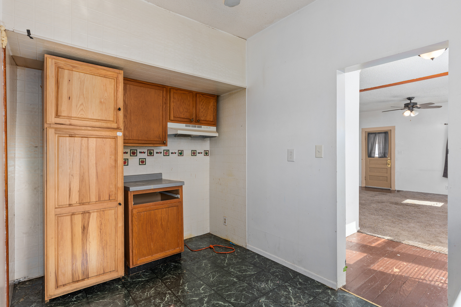 711 South Franklin Street Litchfield, IL 62056 - Photo 13 of 22 a view of a kitchen with electric appliances