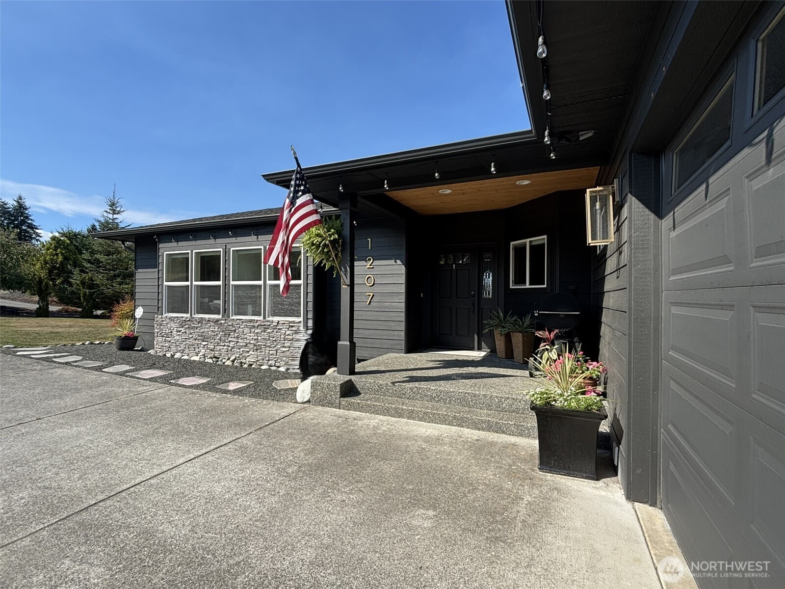 1207 Rook Drive Port Angeles, WA 98362 - Photo 1 of 38 Gallery Image 1