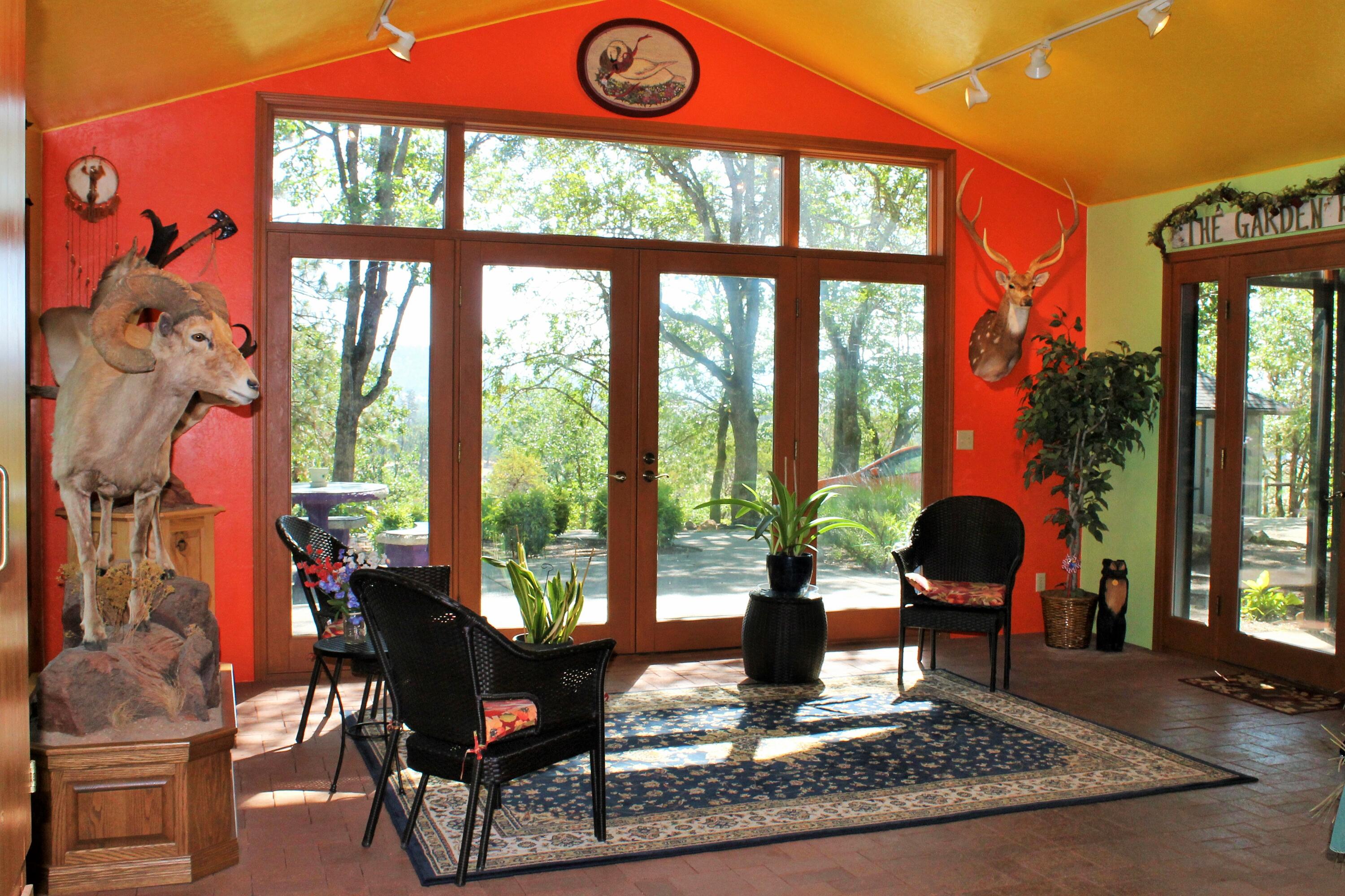 15324 Antioch Road White City, OR 97503 - Photo 32 of 51 Sun Room