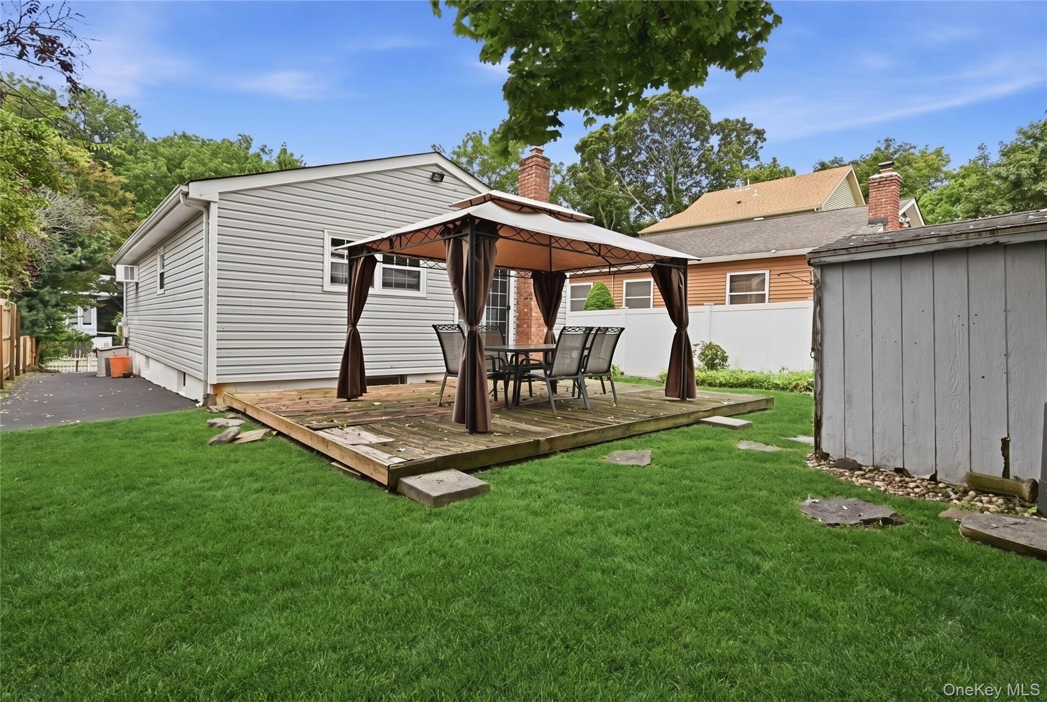 128 Walnut Road Kings Park, NY 11754 - Photo 14 of 22 Gallery Image 14