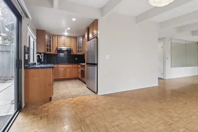 $5,200 | 916 Menlo Avenue, Menlo Park, CA 94025