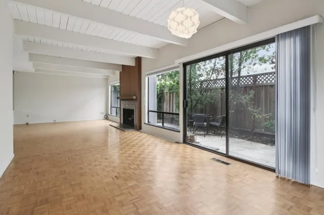 $5,200 | 916 Menlo Avenue, Menlo Park, CA 94025