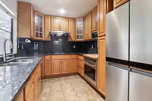 $5,200 | 916 Menlo Avenue, Menlo Park, CA 94025