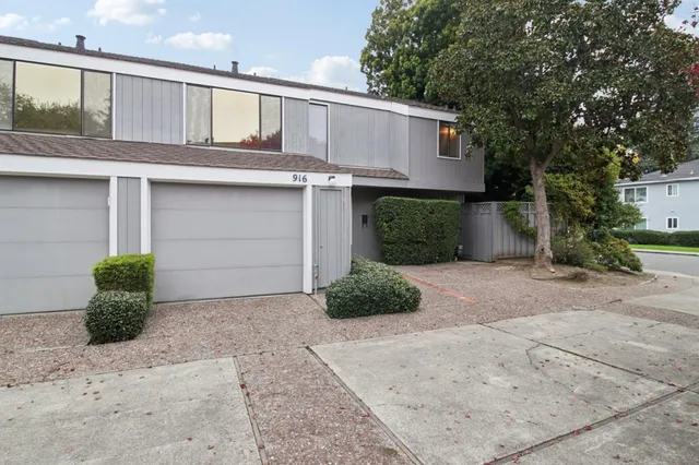 $5,200 | 916 Menlo Avenue, Menlo Park, CA 94025