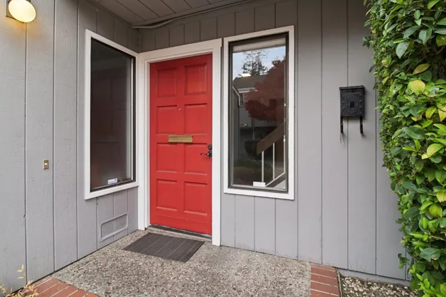 $5,200 | 916 Menlo Avenue, Menlo Park, CA 94025