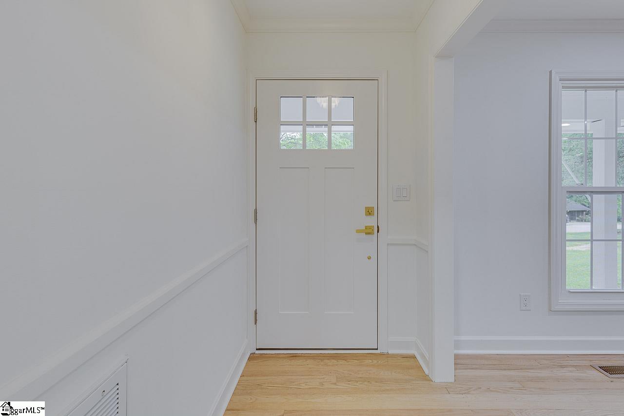 515 Trinity Way Greenville, SC 29617 - Photo 5 of 36 Gallery Image 5