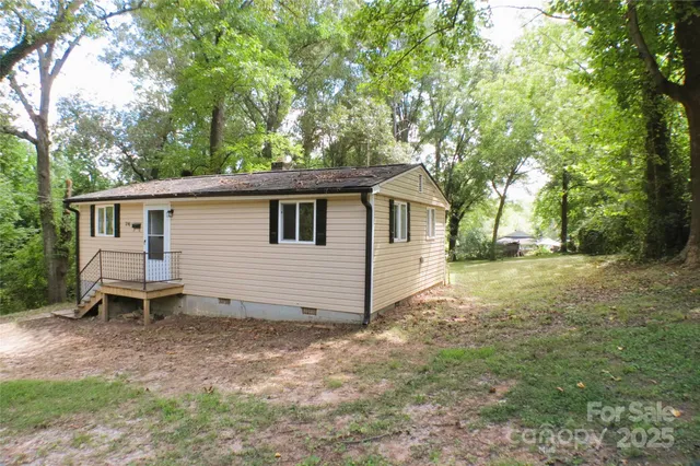 $115,000 | 216 East Georgia Avenue, Bessemer City, NC 28016