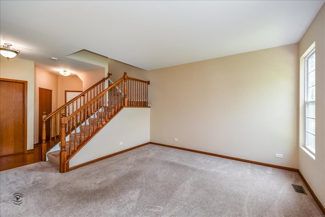 1910 West Cobblestone Road Romeoville, IL 60446 - Photo 4 of 25