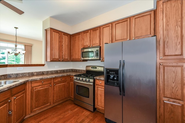 1910 West Cobblestone Road Romeoville, IL 60446 - Photo 7 of 25