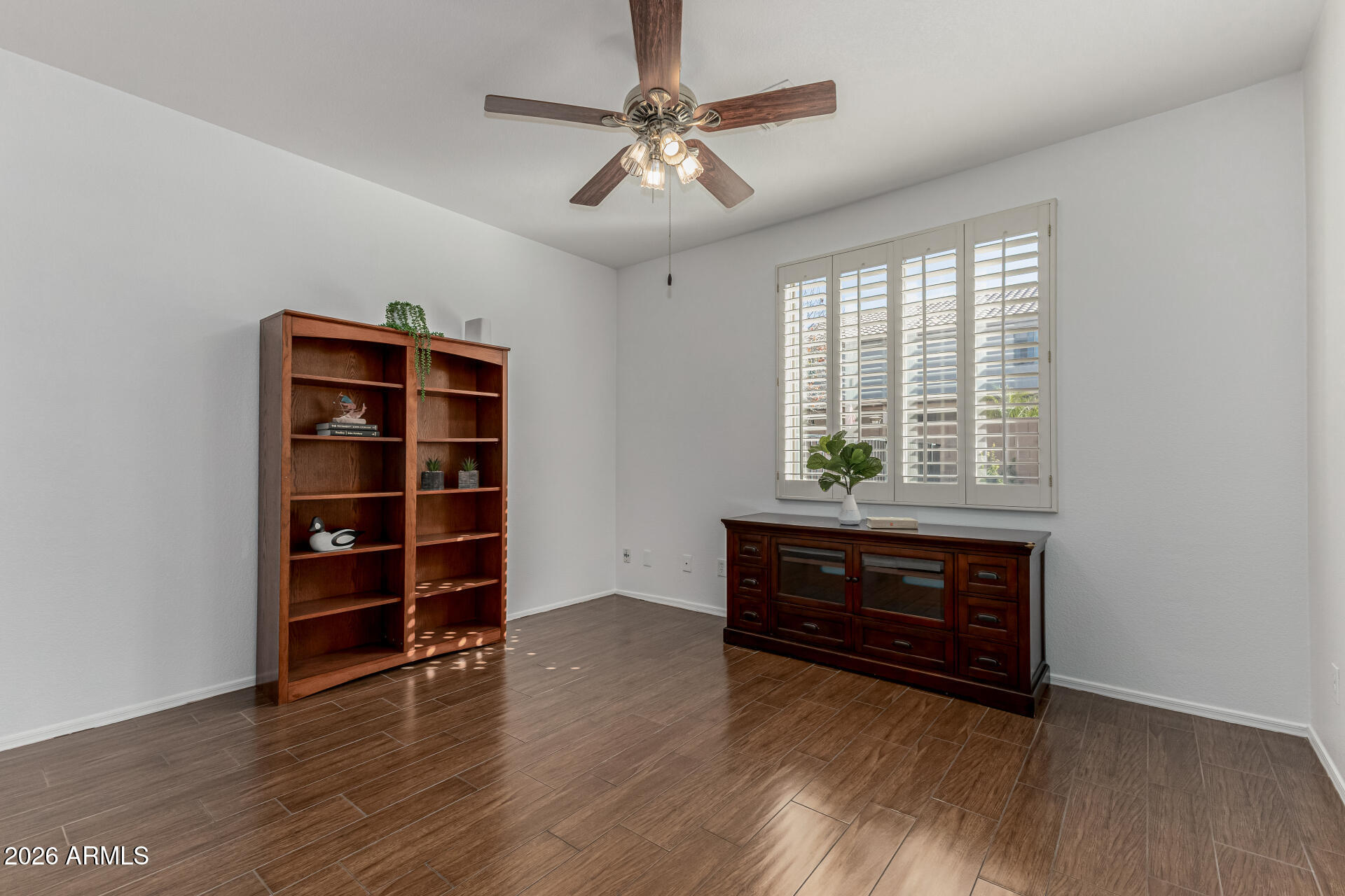 1099 South Justine Court Gilbert, AZ 85296 - Photo 18 of 60 35 - Justine 1099