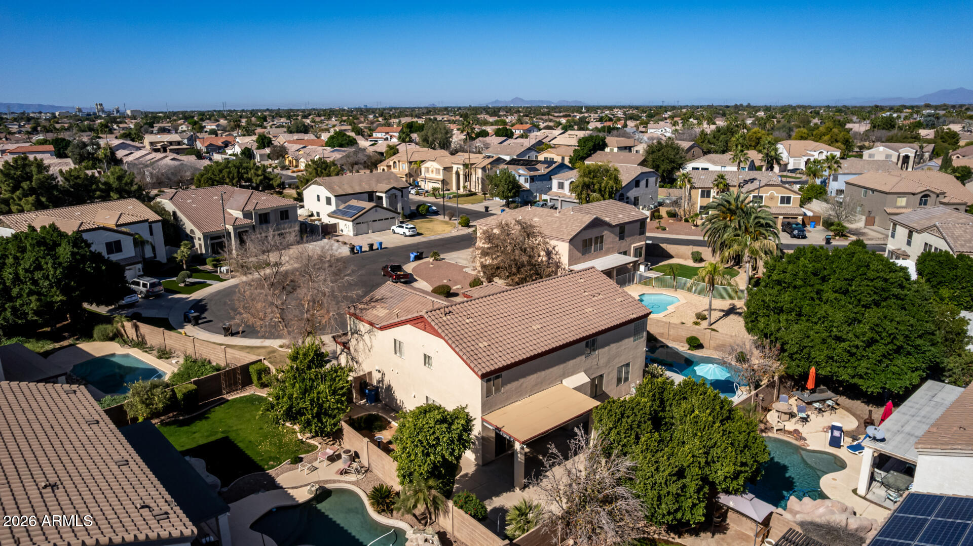 1099 South Justine Court Gilbert, AZ 85296 - Photo 53 of 60 an aerial view of multiple house