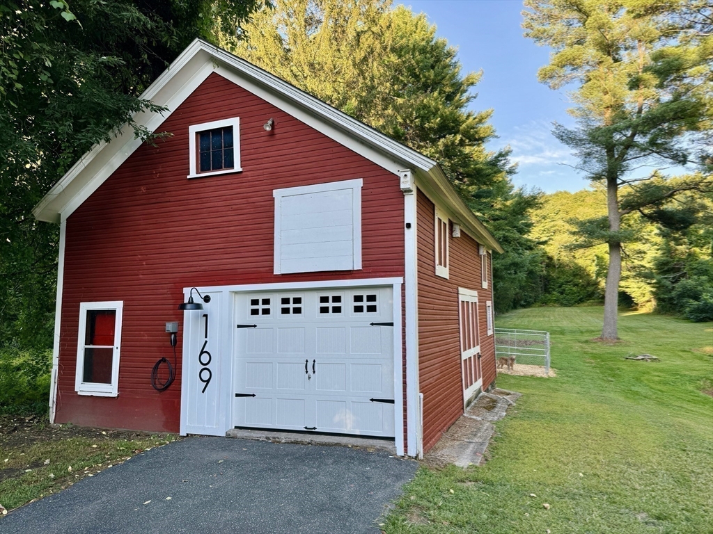169 Palmer Road Monson, MA 01057 - Photo 3 of 33