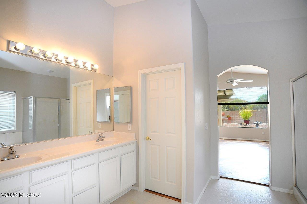 760 North Western Ridge Trail Tucson, AZ 85748 - Photo 32 of 45 Primary Bath 2