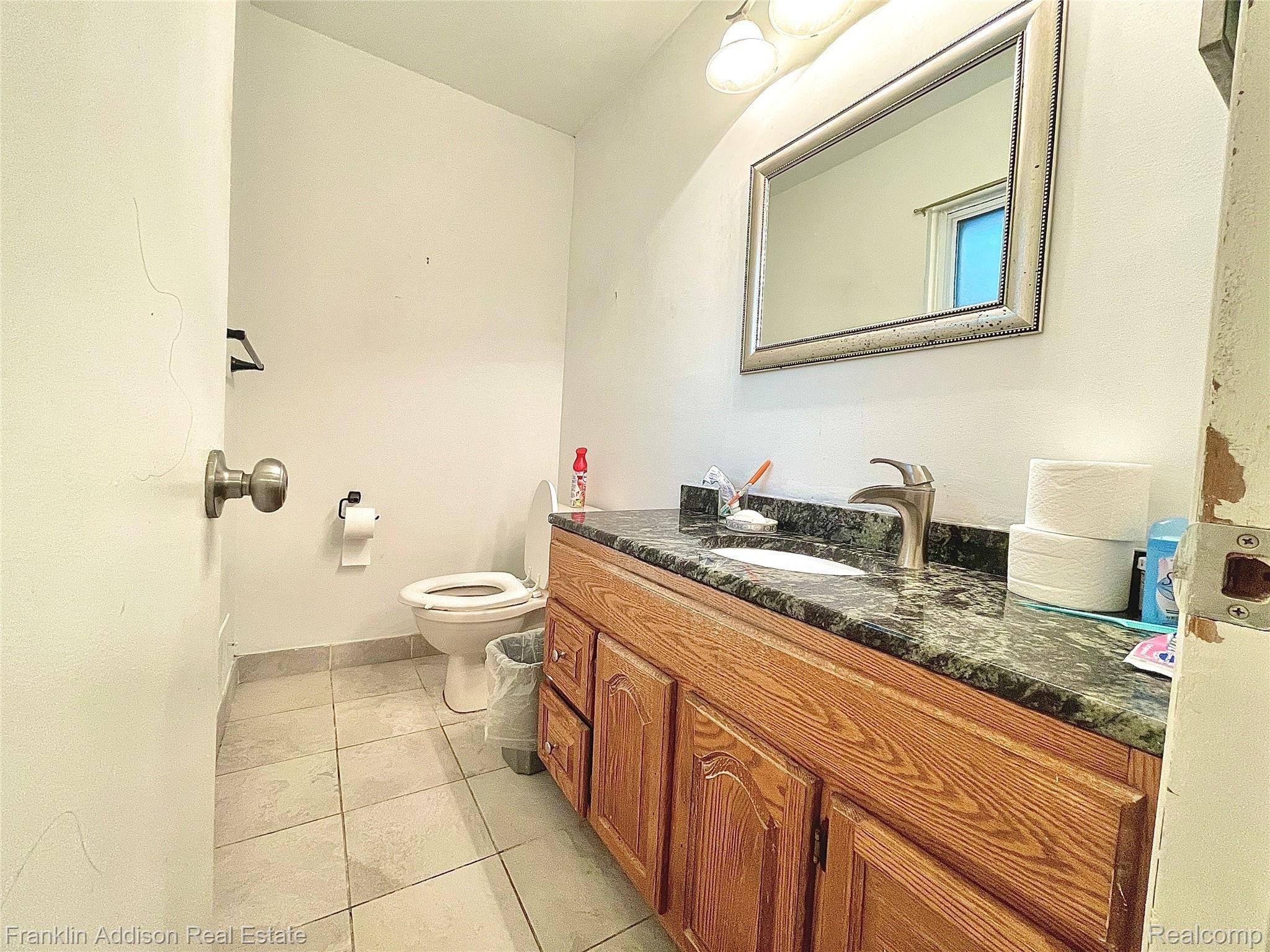 42325 Old Bridge Road Canton, MI 48188 - Photo 18 of 34 IMG_0960.jpg