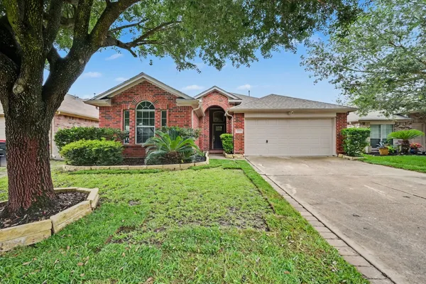 $2,200 | 10235 Mills Run Drive, Houston, TX 77070