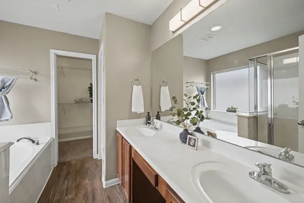 $2,200 | 10235 Mills Run Drive, Houston, TX 77070