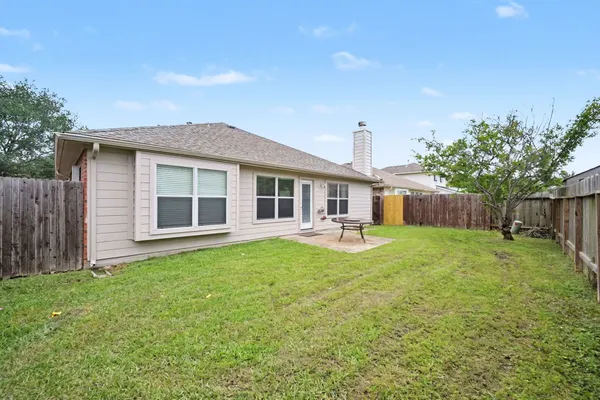 $2,200 | 10235 Mills Run Drive, Houston, TX 77070