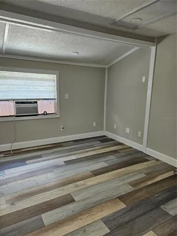 a view of a utility room