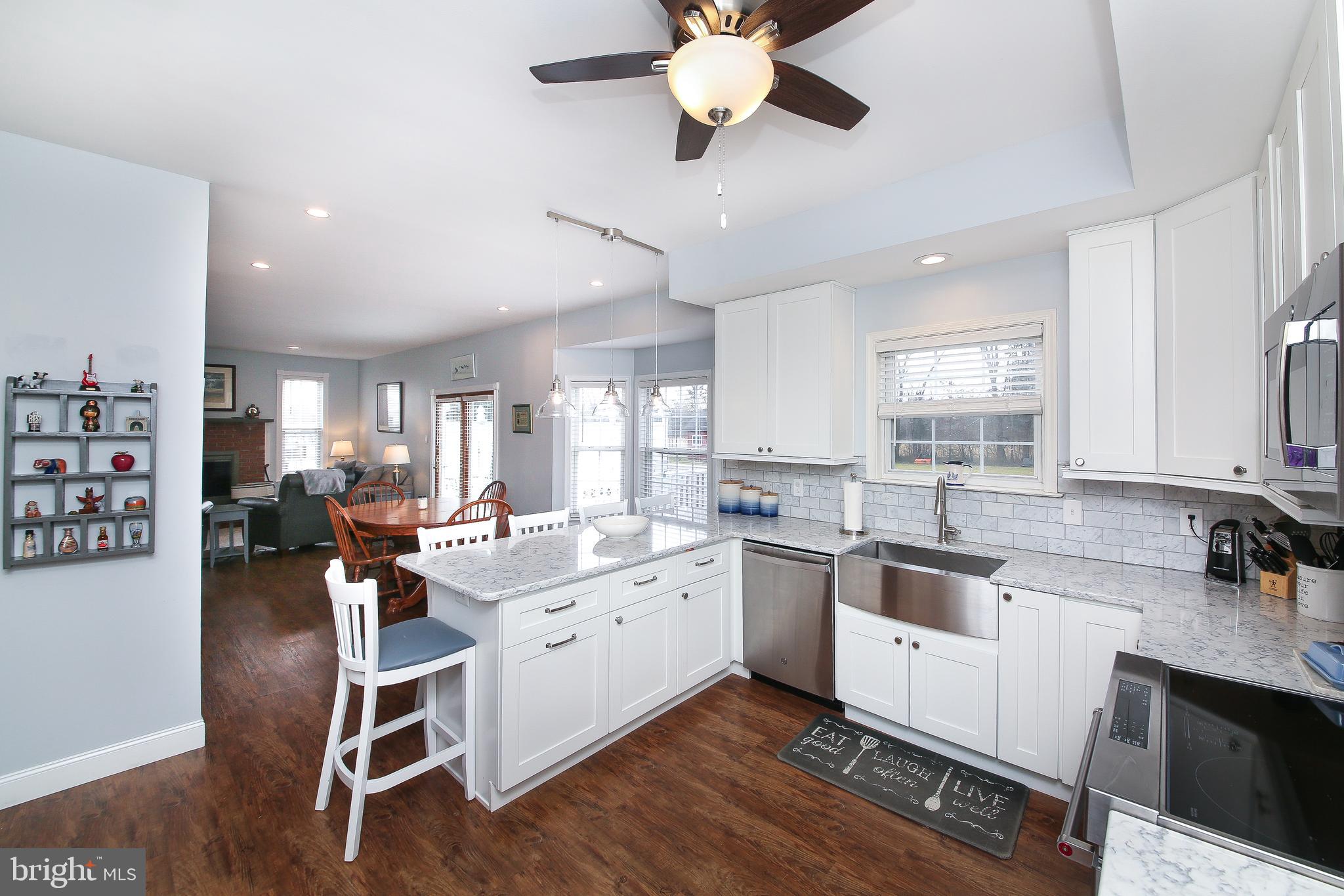 2640 Line Lexington Road Hatfield, PA 19440 - Photo 9 of 30 Kitchen w/bar seating and bay window