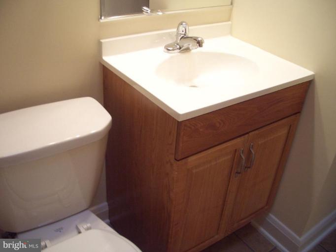 4808 Greencrest Road Baltimore, MD 21206 - Photo 13 of 16 Bath #3
