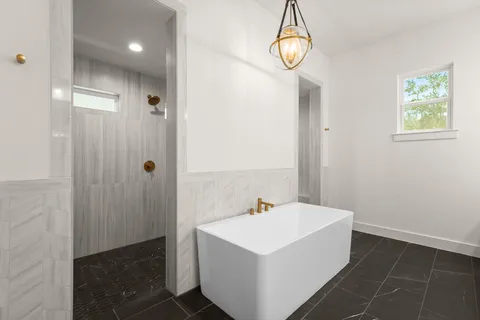 $1,300,000 | 209 Esperanza Petal Pass, Liberty Hill, TX 78642
