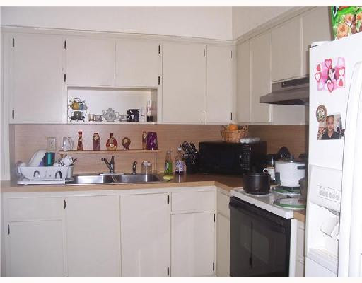 7375 Southwest 34th Street Road Miami, FL 33155 - Photo 4 of 6 Kitchen