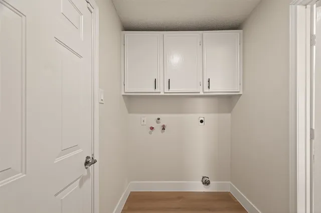 $286,900 | 7427 Willow Oak Drive, Baytown, TX 77521