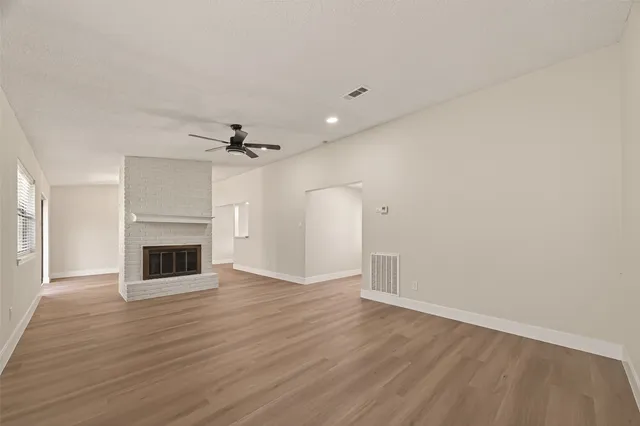 $286,900 | 7427 Willow Oak Drive, Baytown, TX 77521