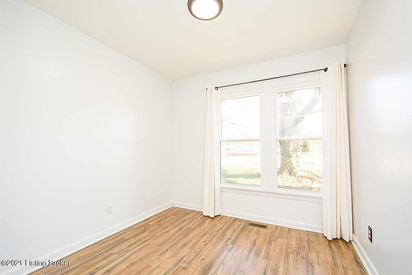 658 Edith Road Louisville, KY 40206 - Photo 20 of 34 Bedroom 2