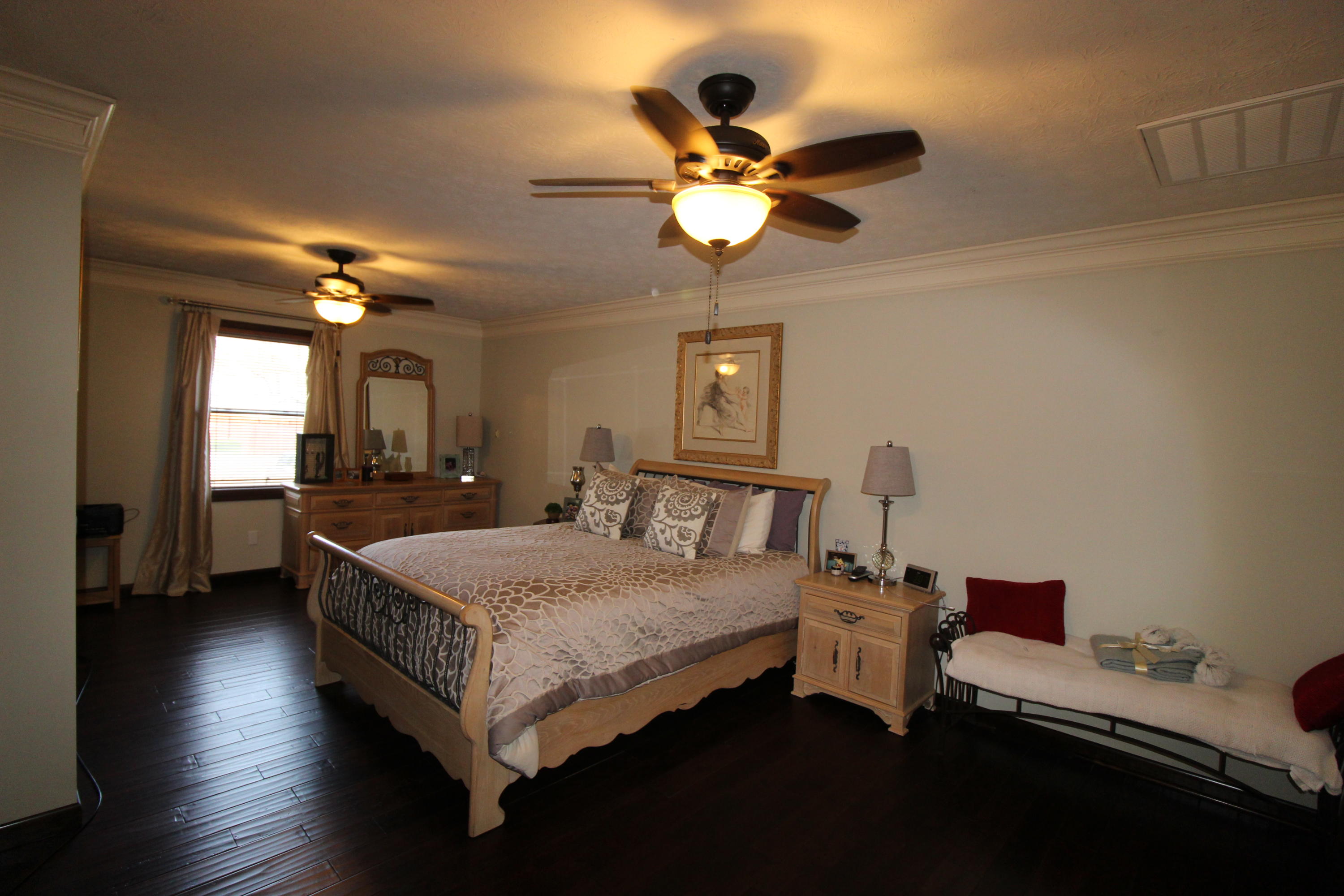 826 Alcoa Road Alcoa, TN 37701 - Photo 22 of 34 Master bedroom