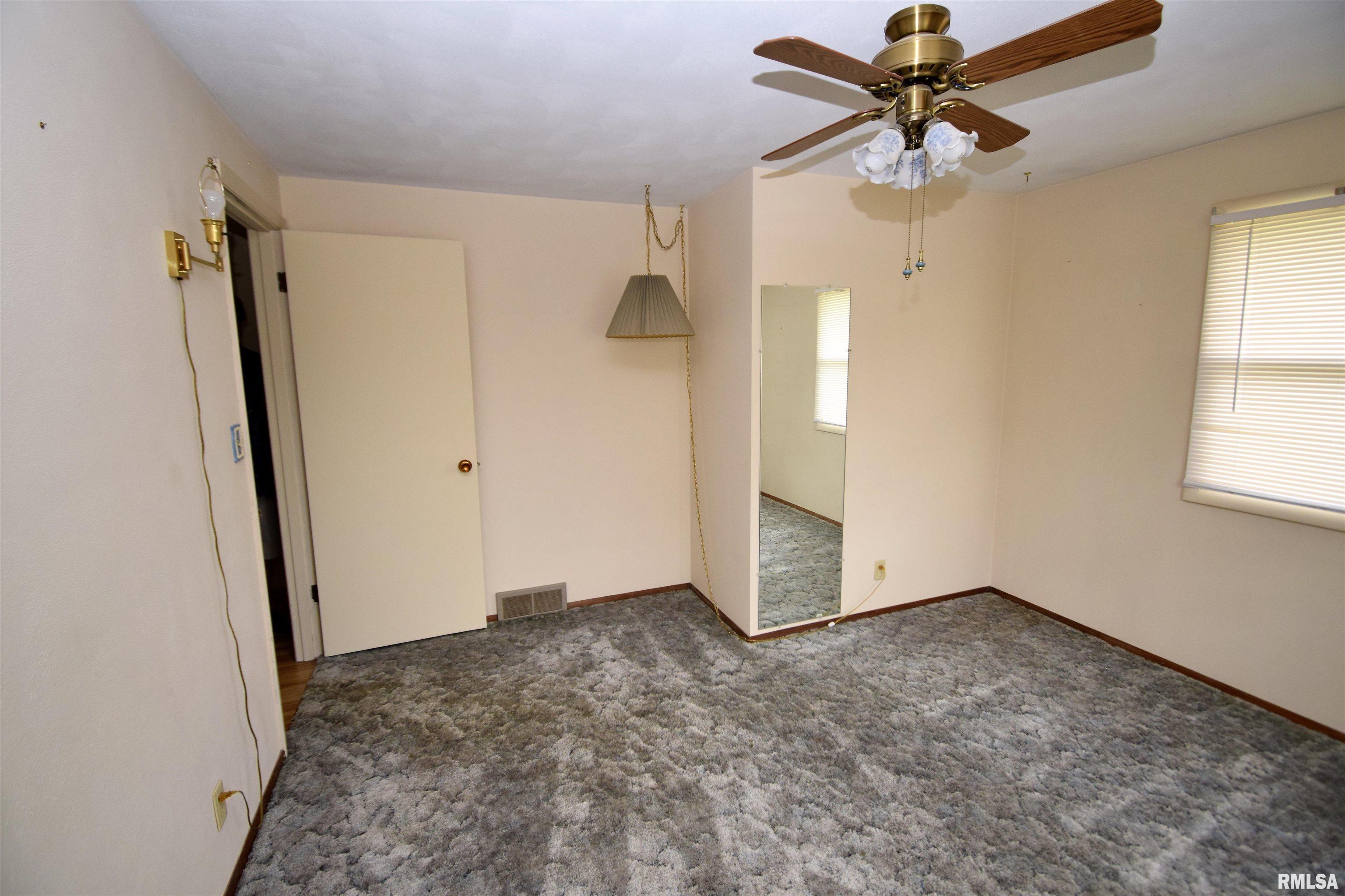 2271 Robin Road Washington, IL 61571 - Photo 11 of 23 Gallery Image 11