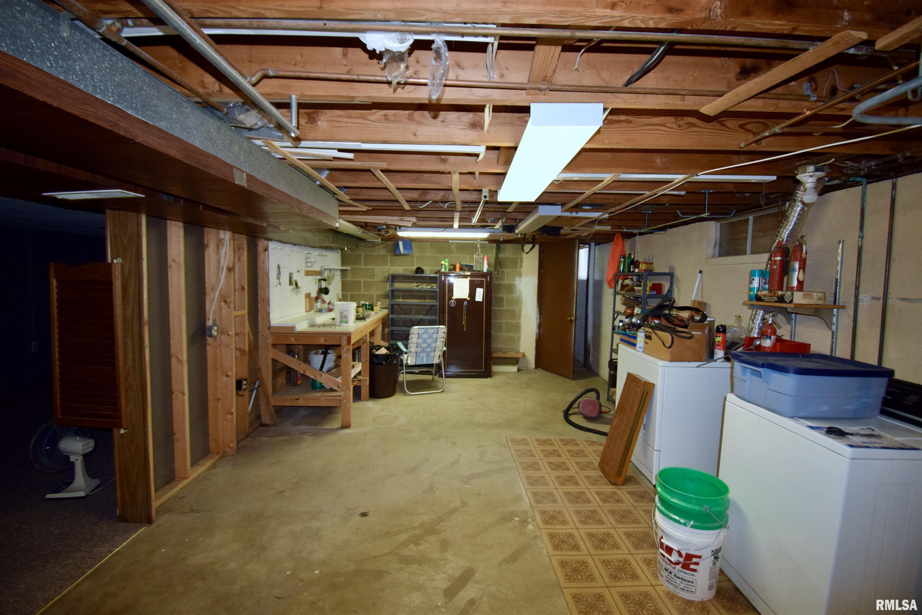 2271 Robin Road Washington, IL 61571 - Photo 17 of 23 Gallery Image 17