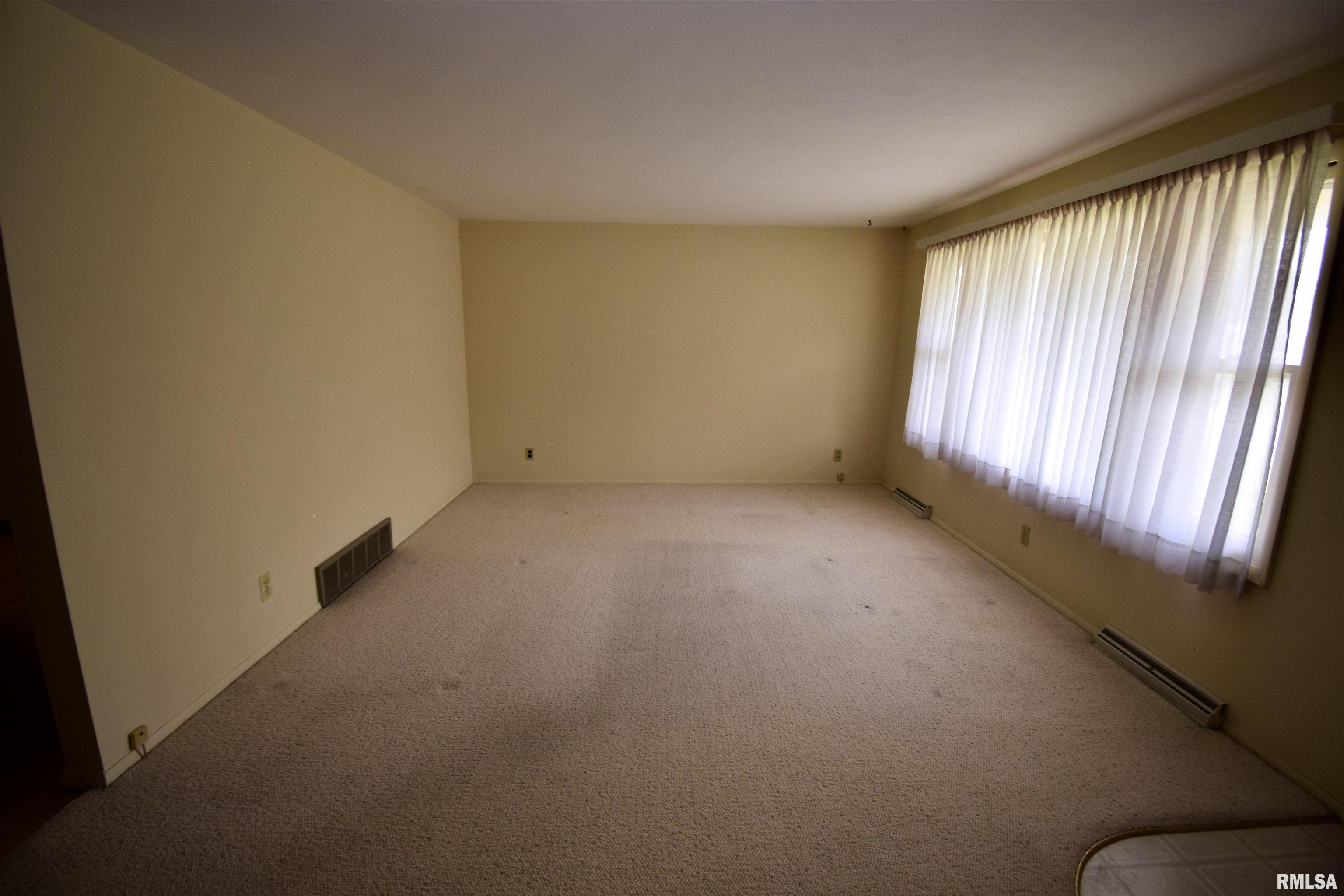 2271 Robin Road Washington, IL 61571 - Photo 3 of 23 Gallery Image 3