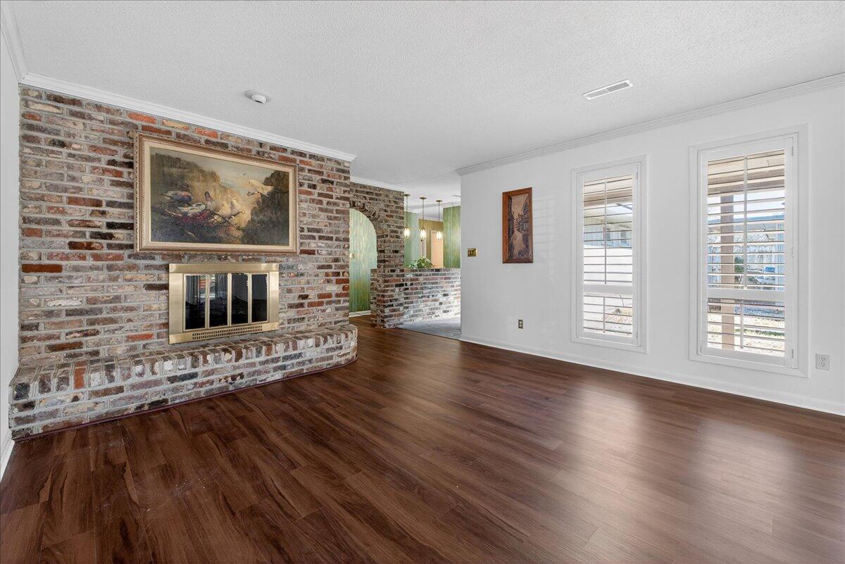 124 Land O Pines Circle Moncks Corner, SC 29461 - Photo 7 of 49 Living Room