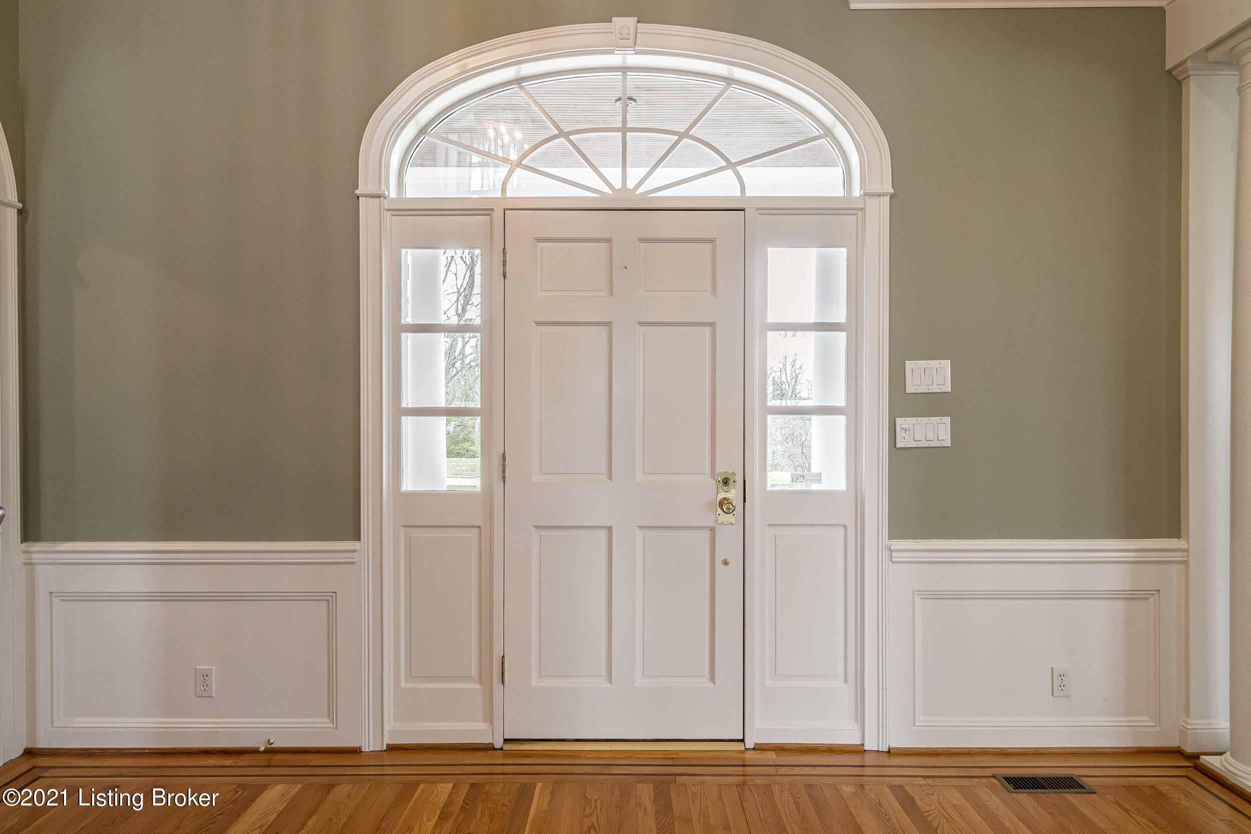 15301 Deer Run Road Louisville, KY 40299 - Photo 51 of 95 Inviting from any view