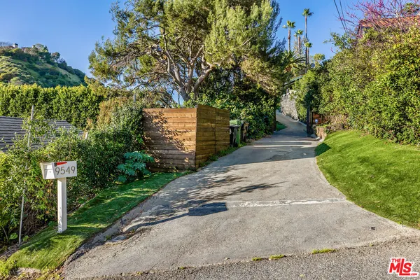 $7,995 | 9549 Dalegrove Drive, Beverly Hills, CA 90210