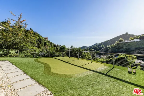 $7,995 | 9549 Dalegrove Drive, Beverly Hills, CA 90210