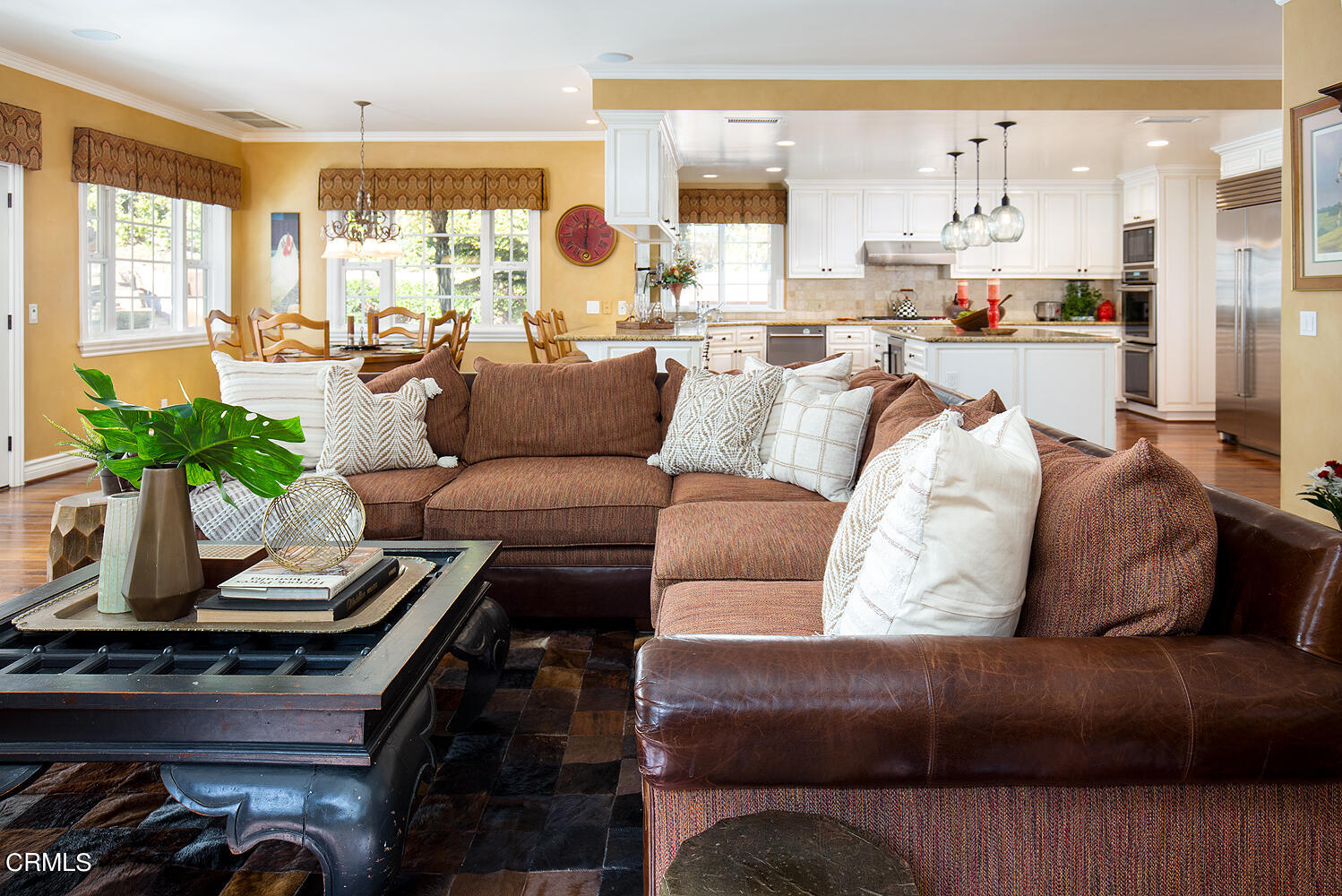 4535 Lone Pine Lane La Canada Flintridge, CA 91011 - Photo 24 of 62 a living room with furniture and a large window