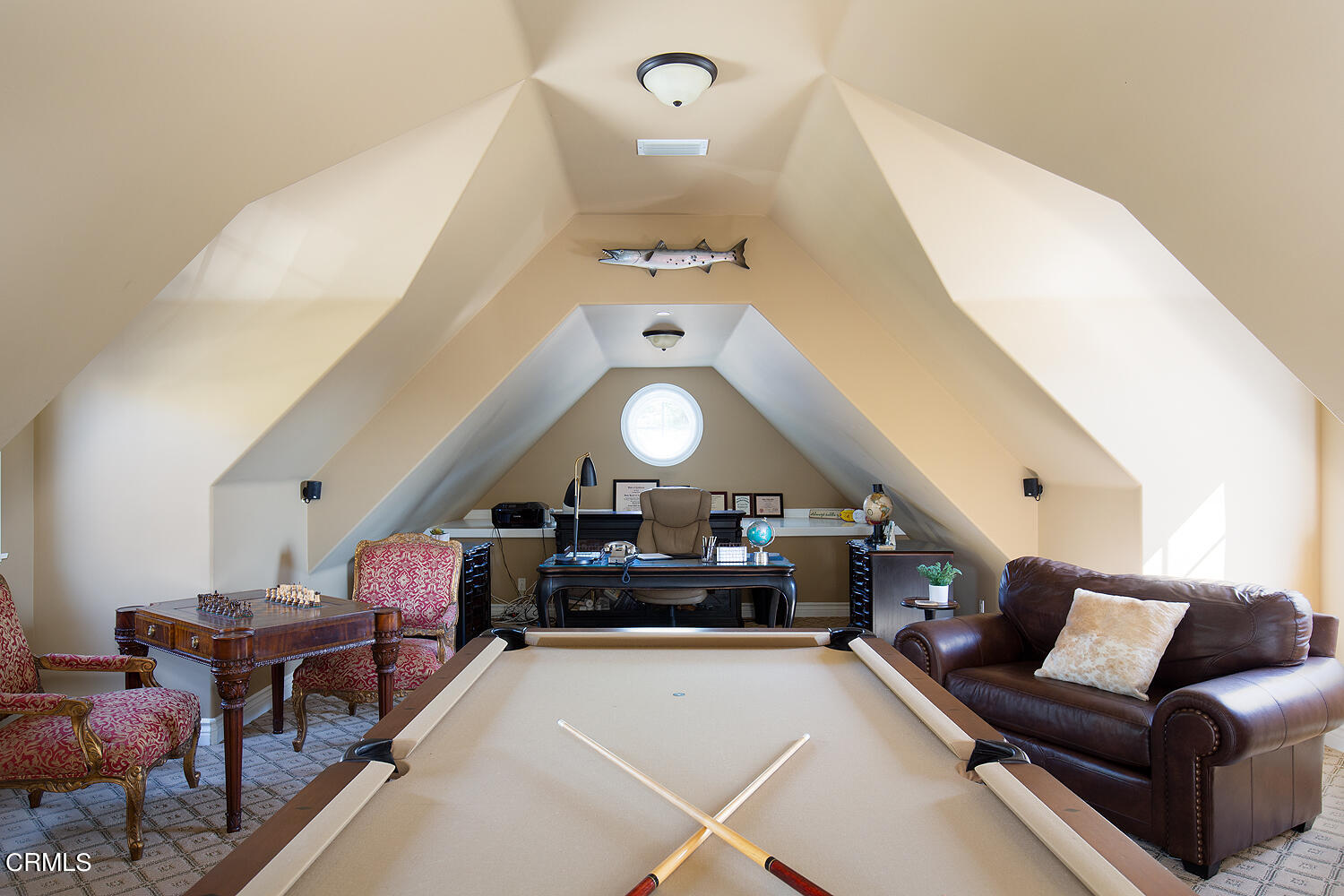 4535 Lone Pine Lane La Canada Flintridge, CA 91011 - Photo 41 of 62 a living room with furniture