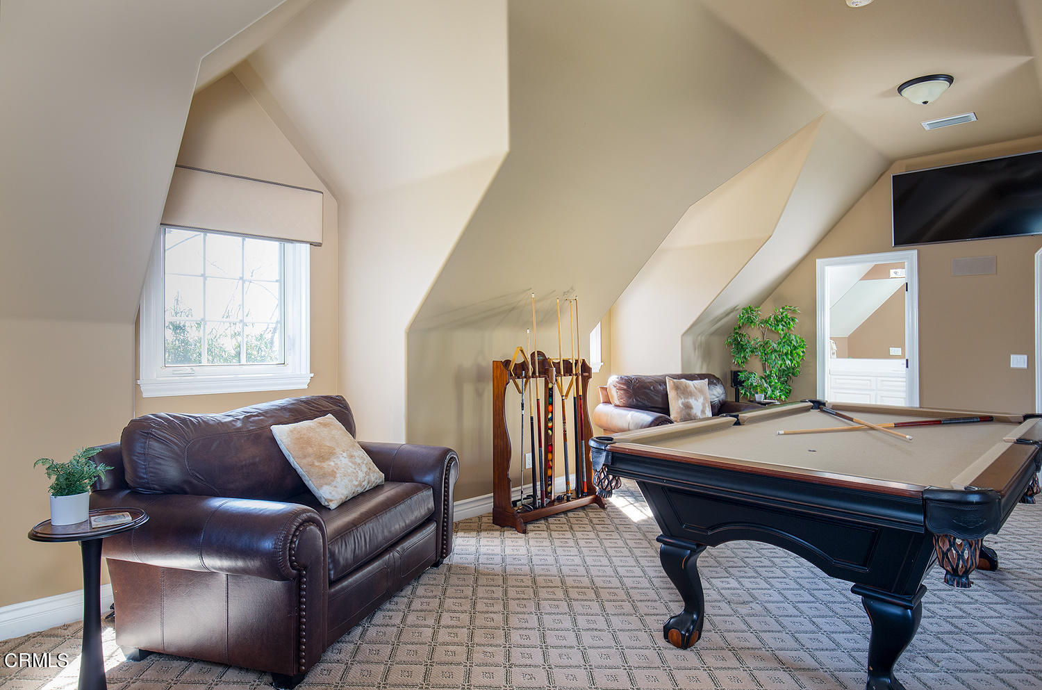 4535 Lone Pine Lane La Canada Flintridge, CA 91011 - Photo 42 of 62 a living room with furniture and a window