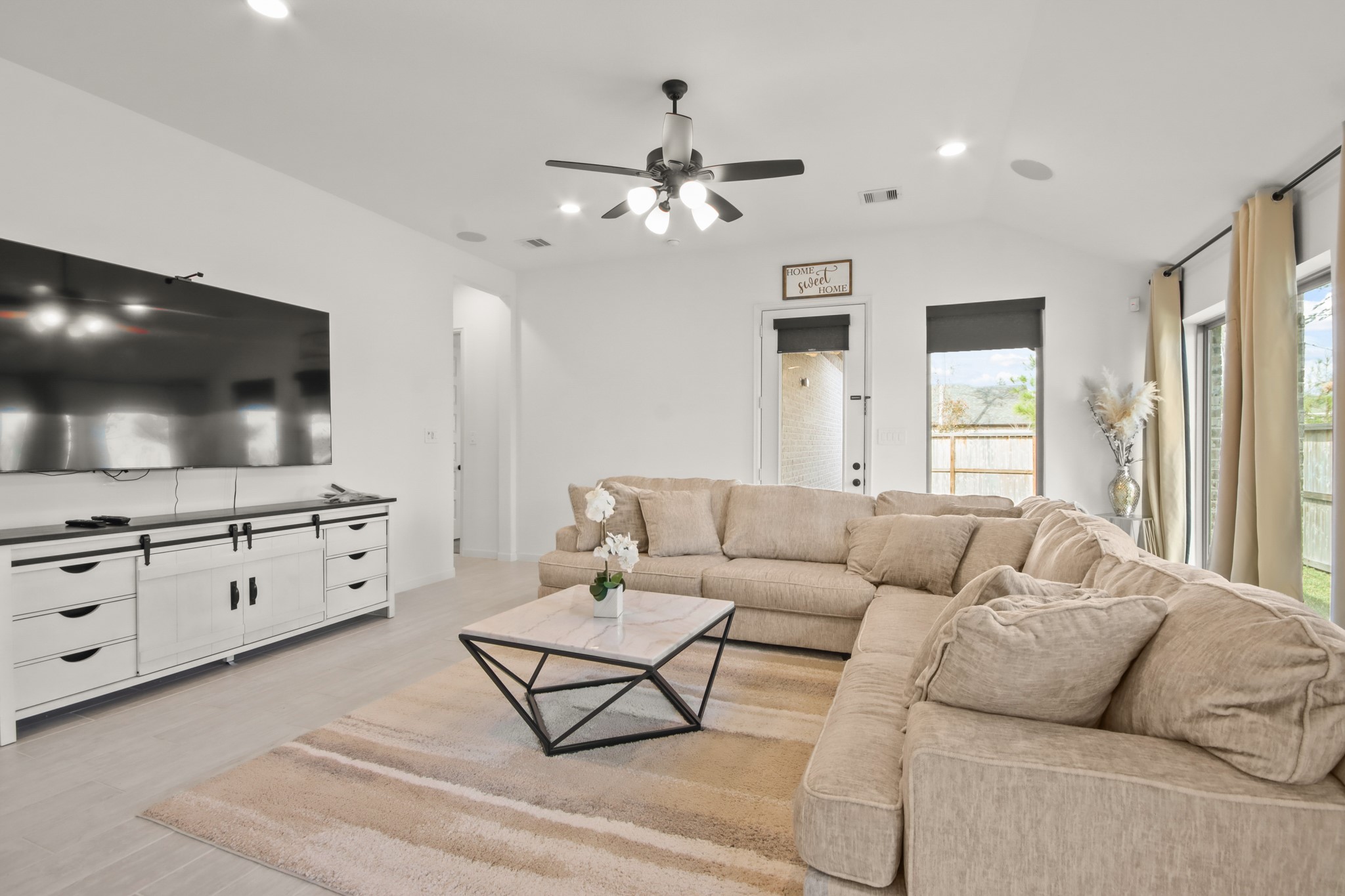906 Sendero Trail Conroe, TX 77304 - Photo 10 of 37